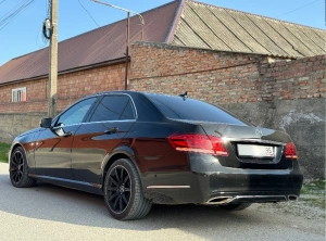 Mercedes E